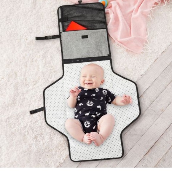 Skip Hop Baby Changing Station  Diaper Clutch - Picture 1 of 3
